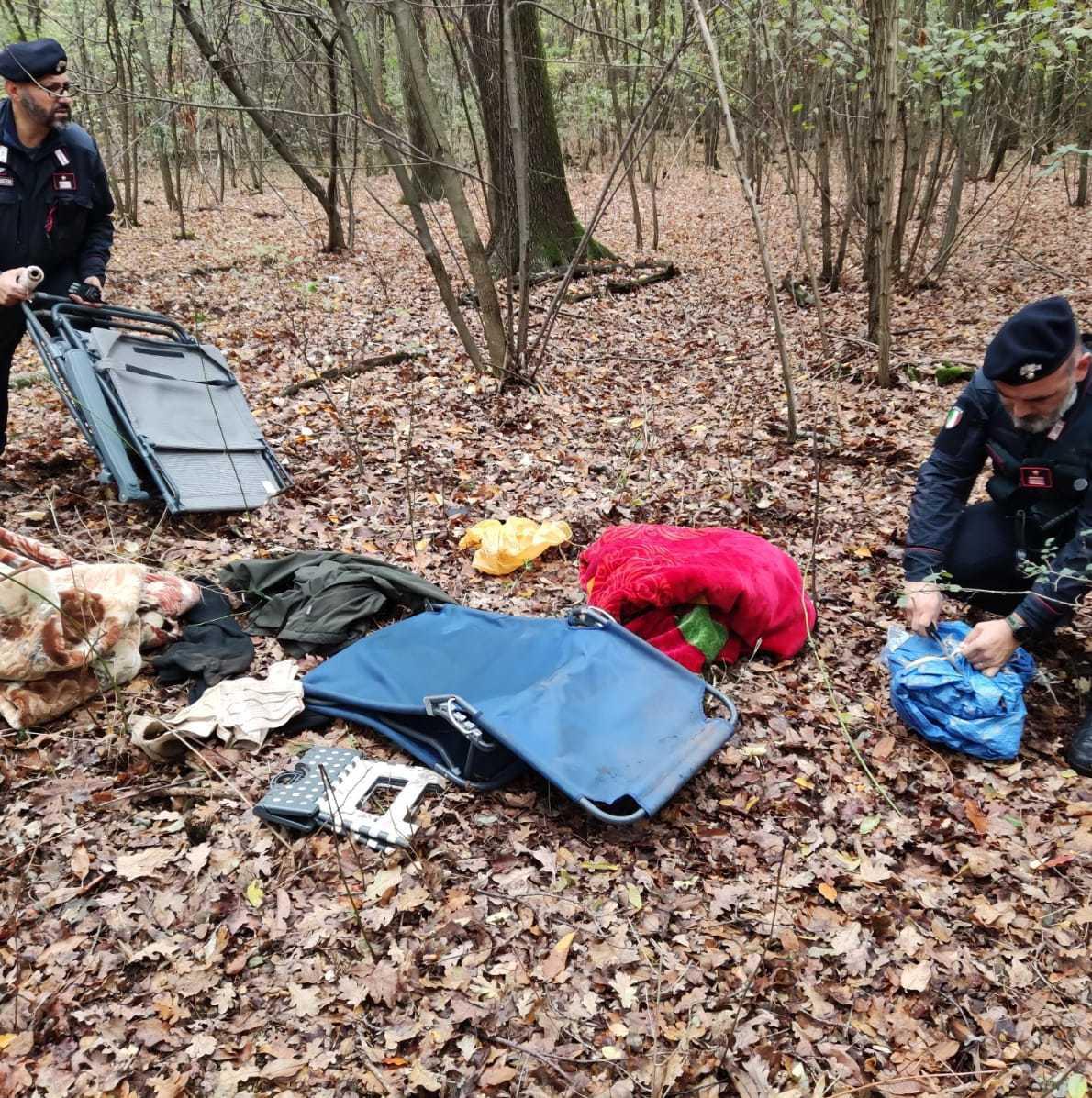 Boschi Dello Spaccio Irregolare Fermato E Portato In Caserma