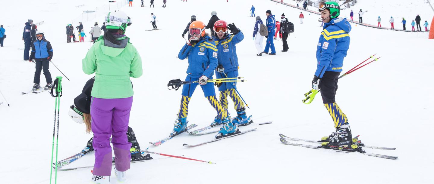 Sulle Piste Torna Linverno La Neve Salva La Stagione Turistica