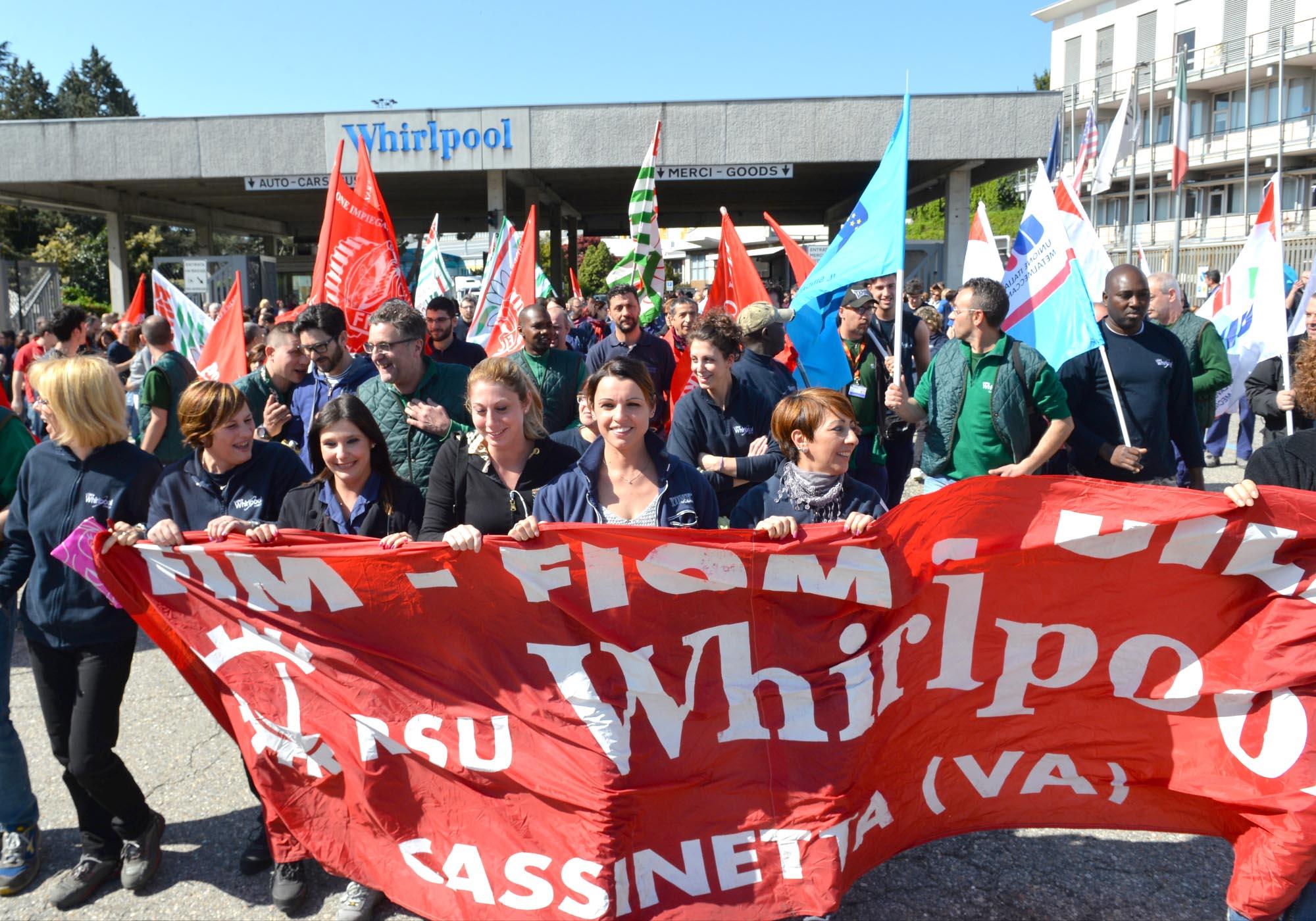 Vertenza Whirlpool Previsti Esuberi Tra I Colletti Bianchi Di