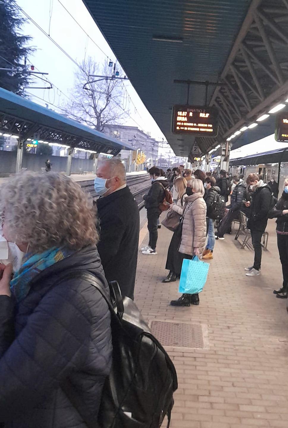 Trenord Lettera Ai Clienti Con I Limiti Del Covid Trasportiamo Il