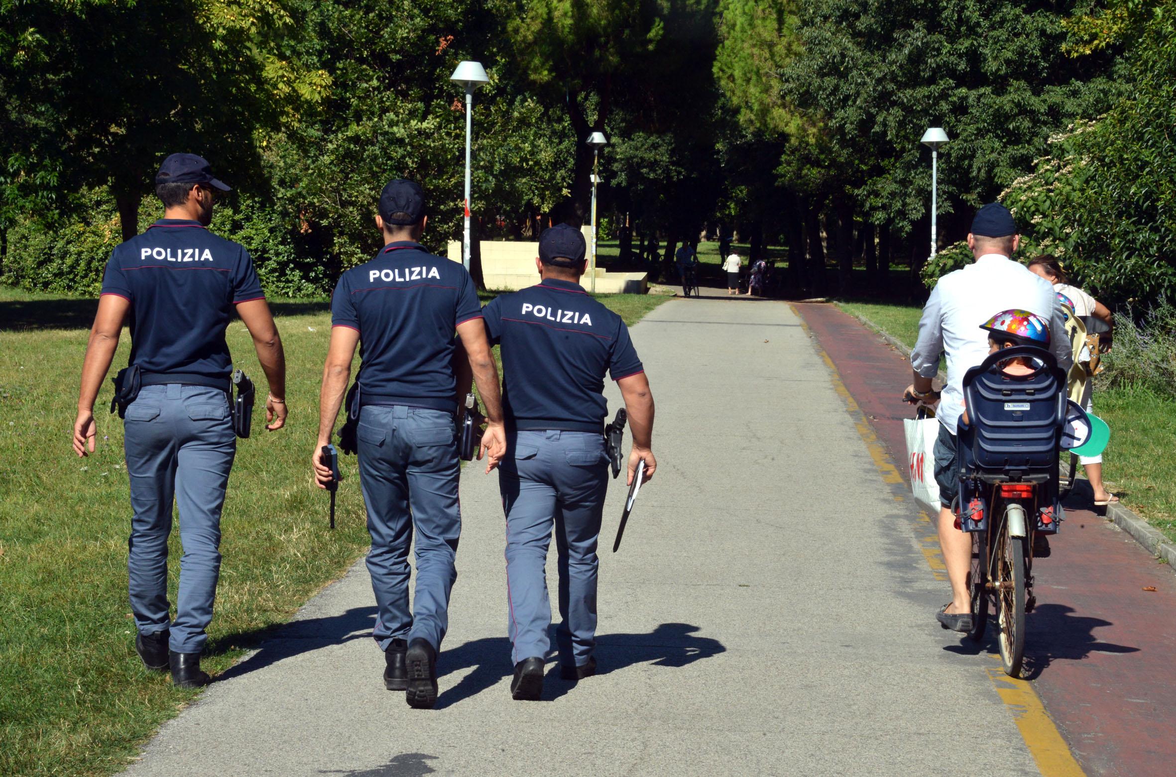 Lite Tra Bambini In Cortile A Busto Arrivano I Genitori E Degenera In