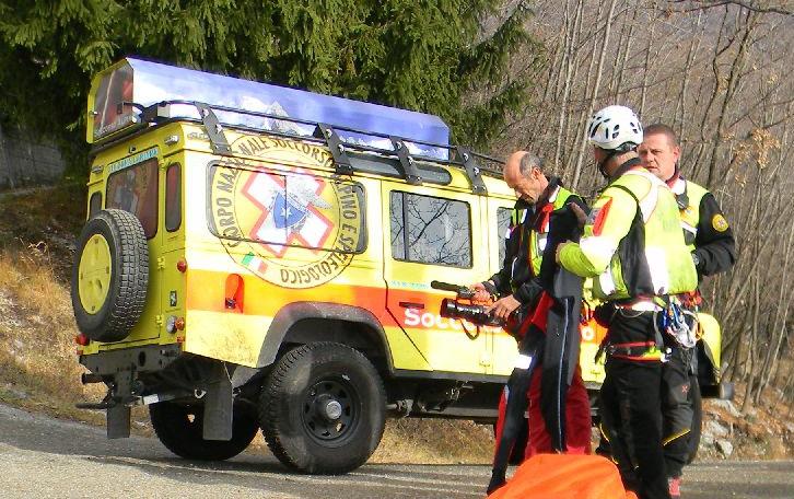 Cima San Giacomo Escursionista Scivola Salvata Dal Soccorso Alpino