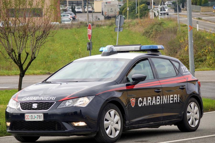 Nerviano Fugge Dai Carabinieri E Sperona La Loro Auto Enne Arrestato