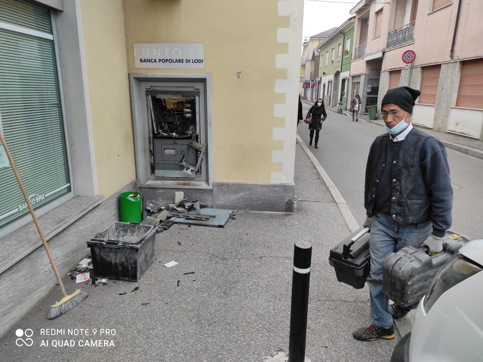 Somaglia Boato Nella Notte Ladri Fanno Esplodere Un Bancomat