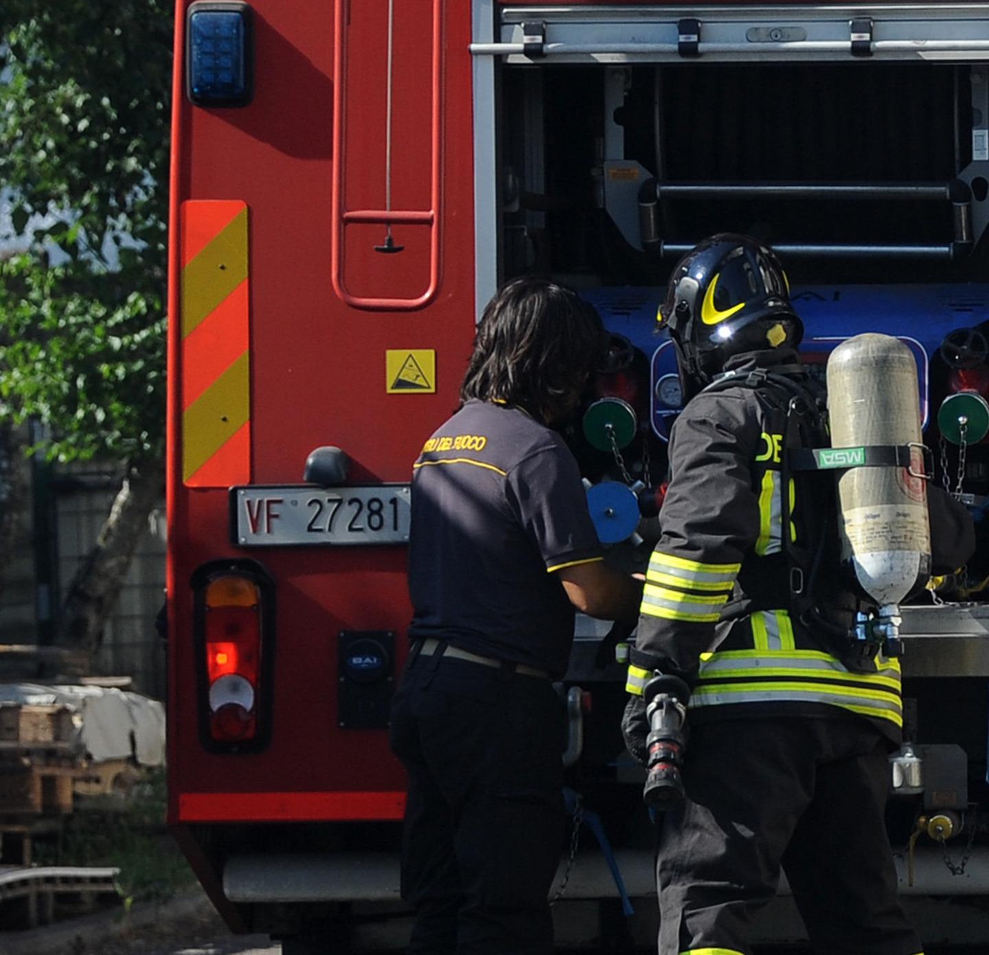 Gallarate Perde Il Controllo Dellauto E Invade La Linea Ferroviaria