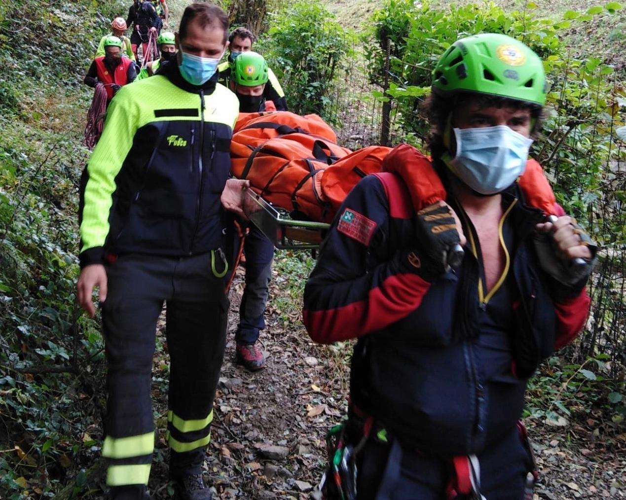 Salvato Lescursionista Disperso In Montagna