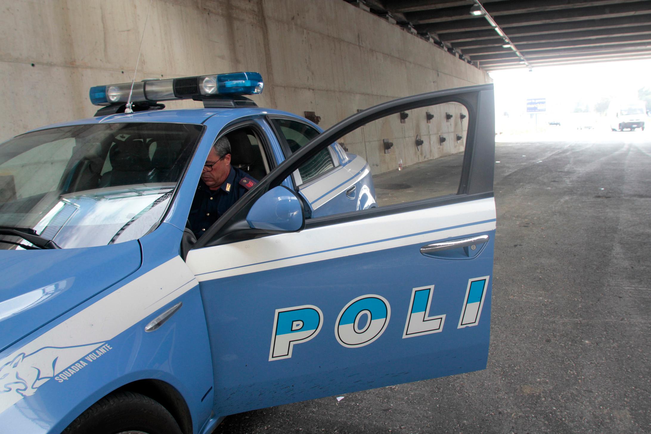 Como Enne Minacciato Con Una Pistola La Polizia Cerca Testimoni