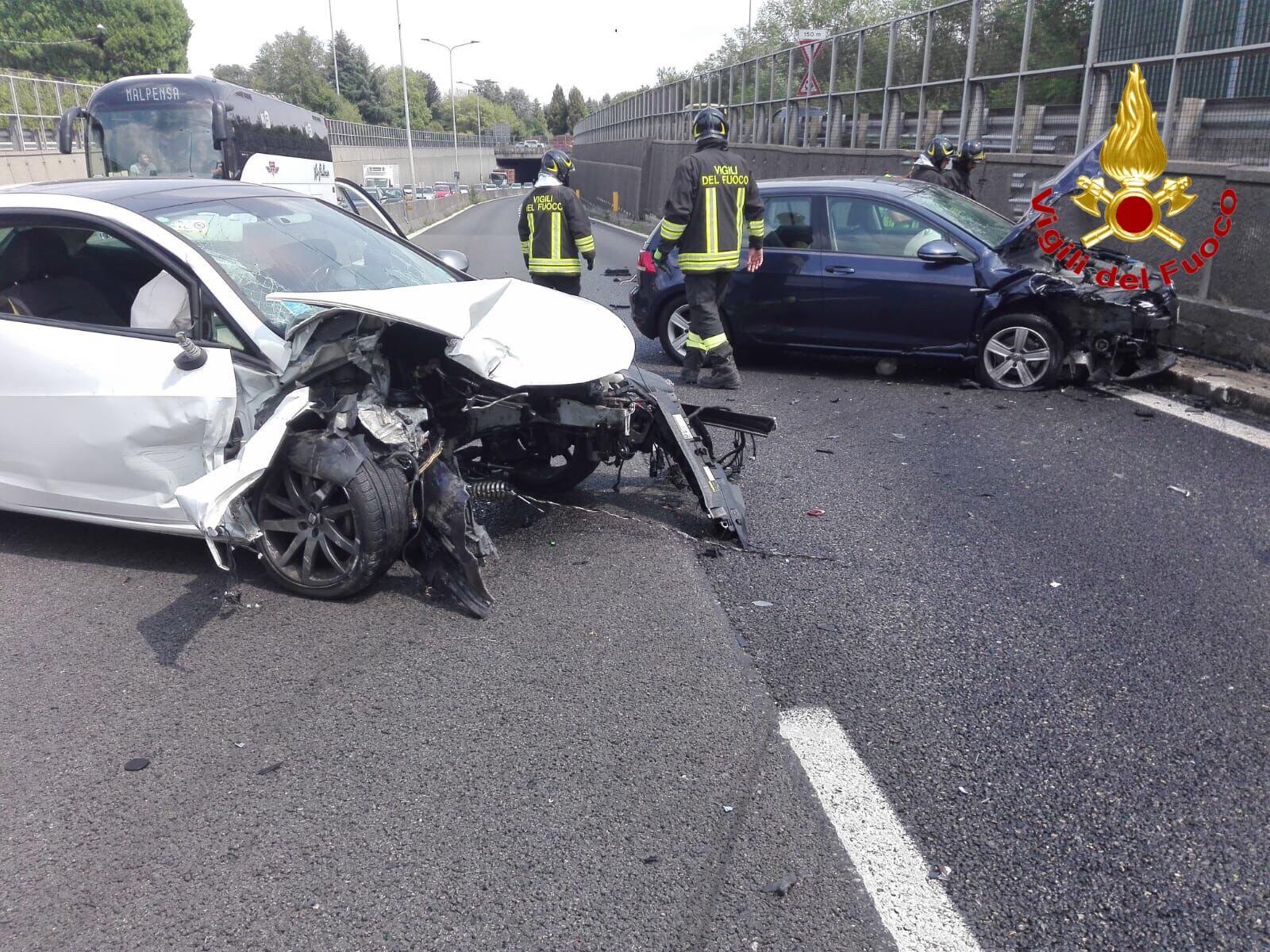 Scontro Tra Due Auto Sulla SS 336 Della Malpensa Disagi Alla