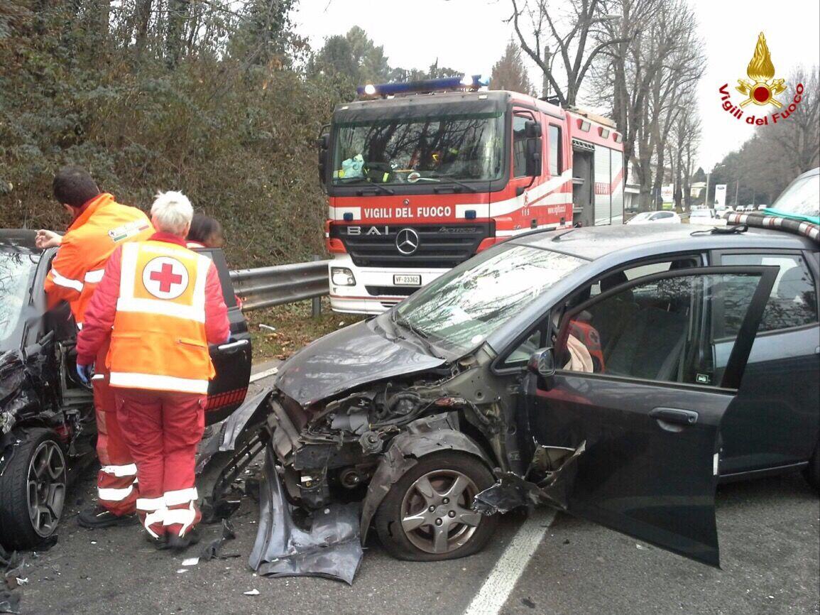 Casorate Sempione Scontro Tra Due Auto