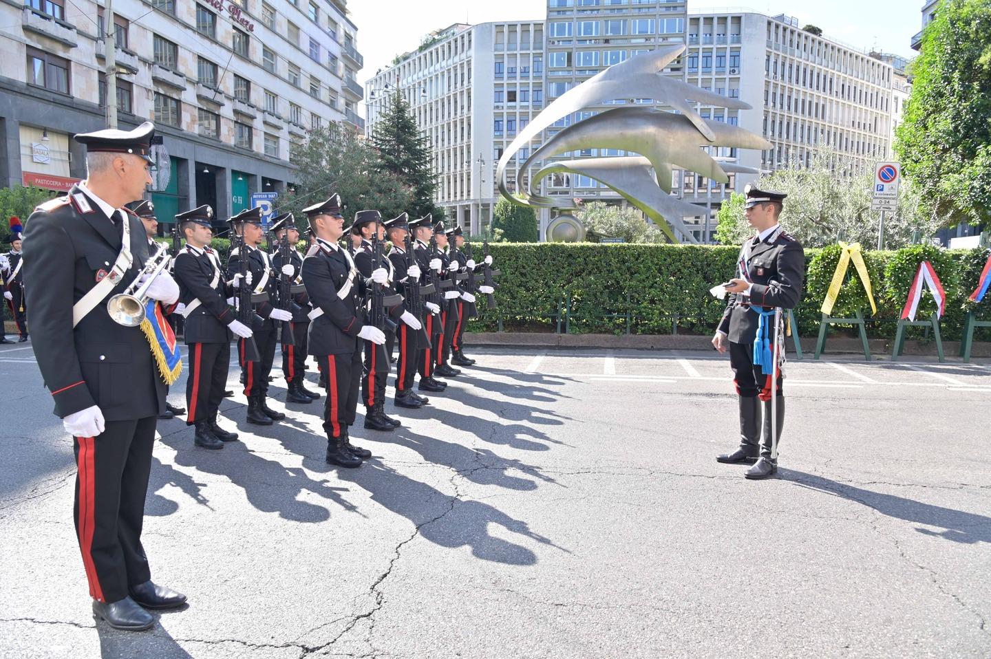 Messa E Deposizione Di Corone Milano Ricorda Il Generale Carlo Alberto