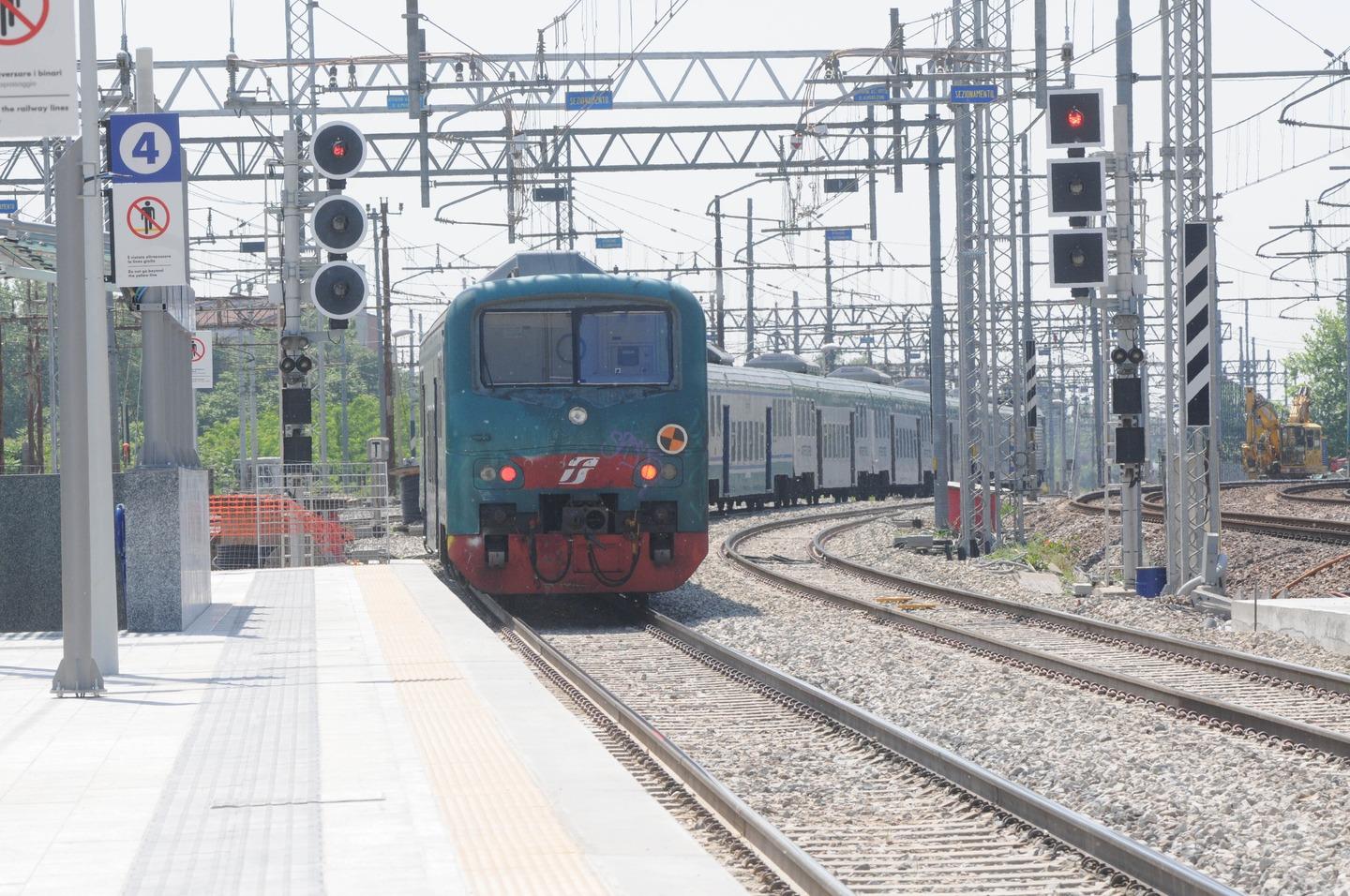 Guasto Alla Linea Elettrica Tra Pavia E Certosa Ritardi Di Oltre Ore