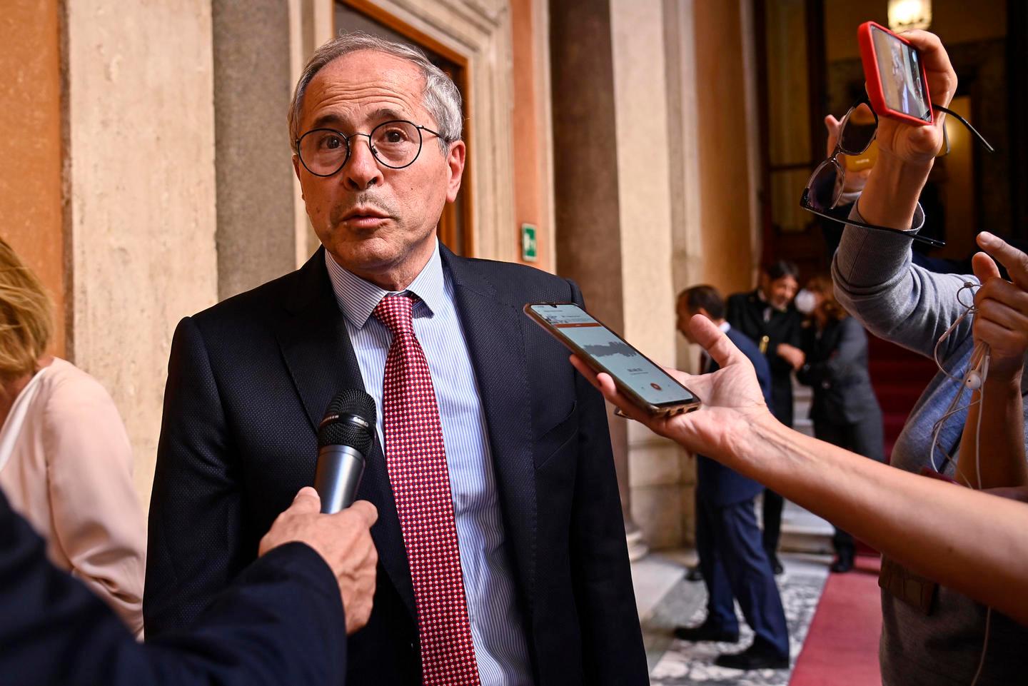 Covid Crisanti Al Ministro Schillaci I Medici No Vax Pessimo