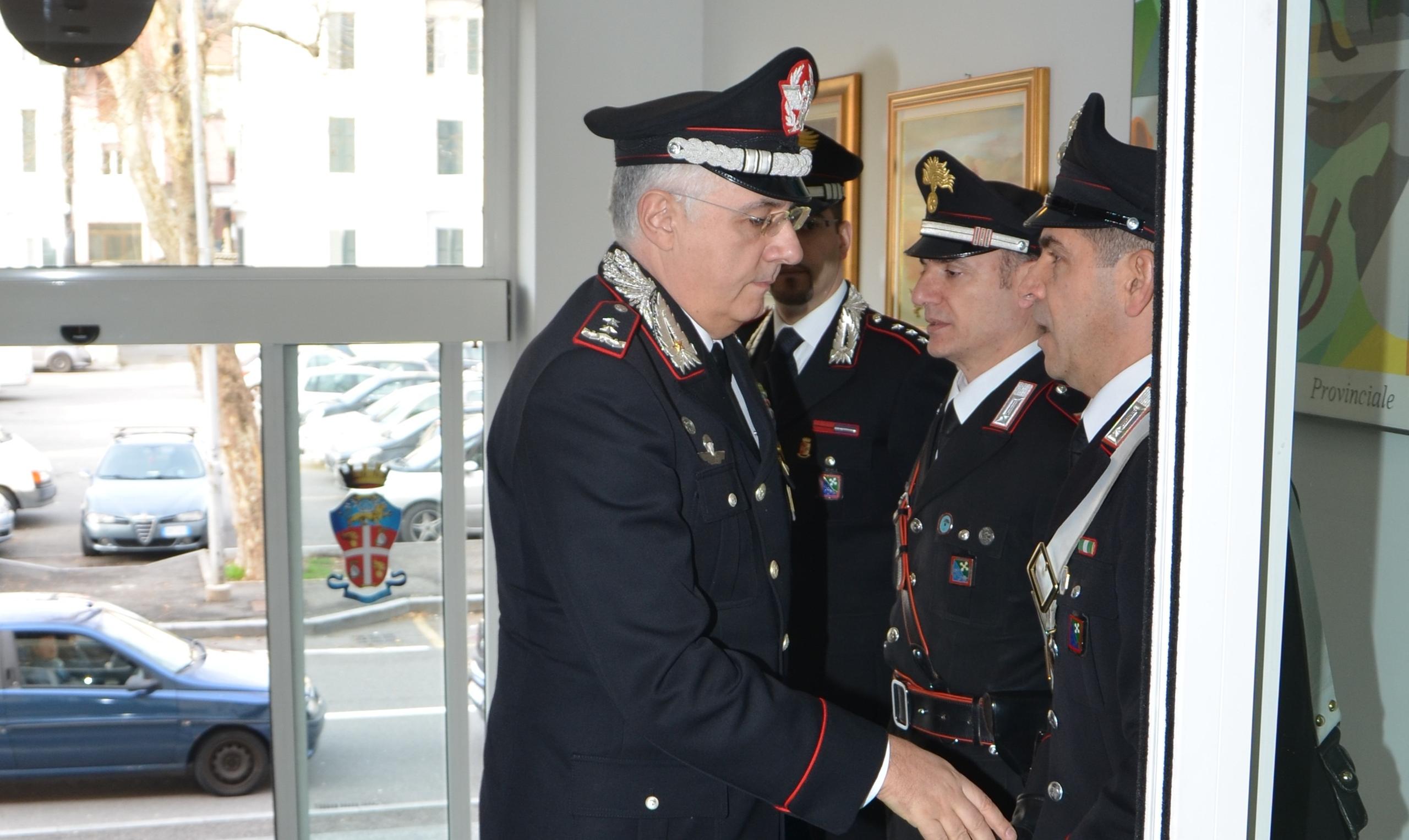 Como Il Generale Dei Carabinieri In Visita Al Comando Provinciale