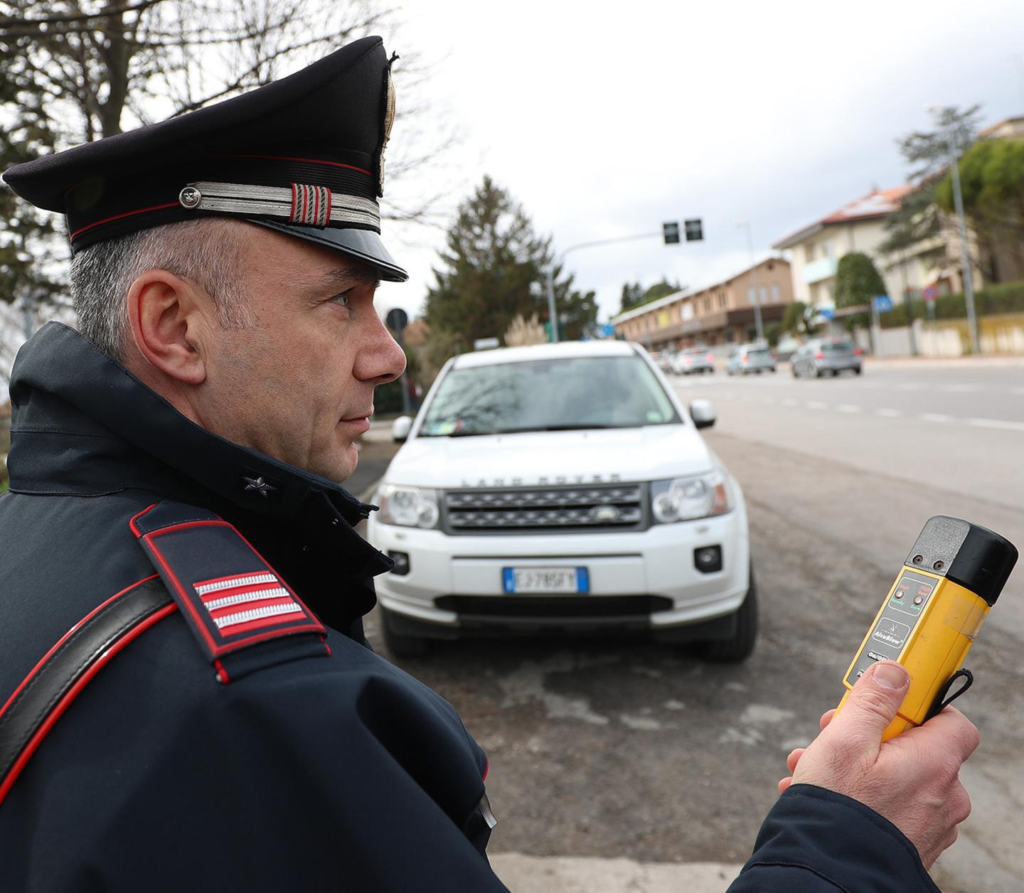 Alla Guida Ubriachi E Drogati Sette Patenti Ritirate