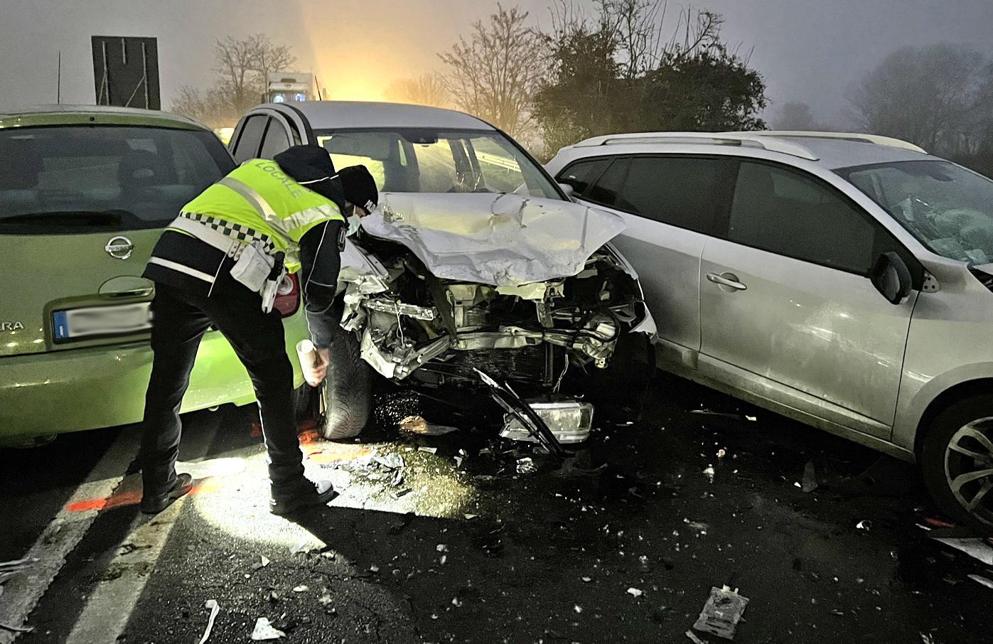 Scontro Fra Tre Auto Con Cinque Feriti Gravissimo Un Bimbo Di Sette Anni