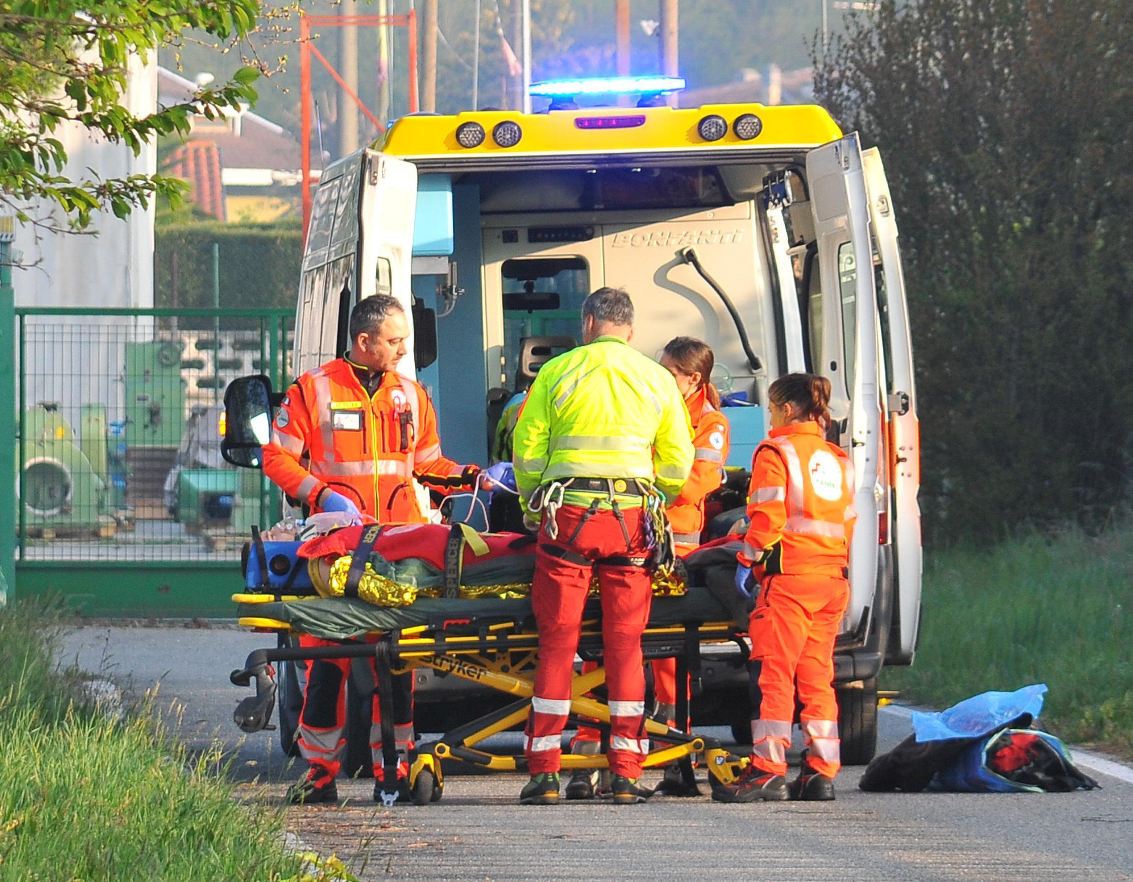 Scontro Con Unauto Muore Sul Colpo Motociclista Di Anni