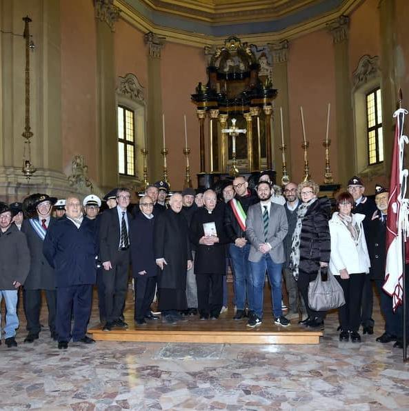 Una Corona Di Fiori Per Commemorare La Battaglia Del