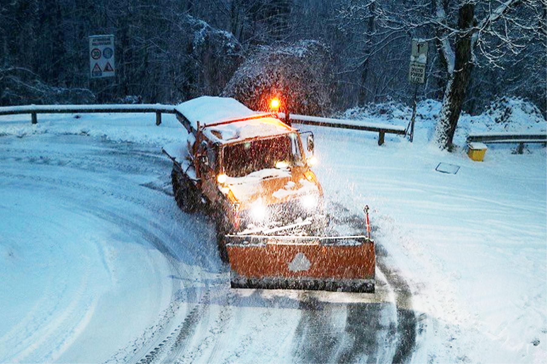 Meteo in Lombardia dopo le abbondanti nevicate è allarme valanghe