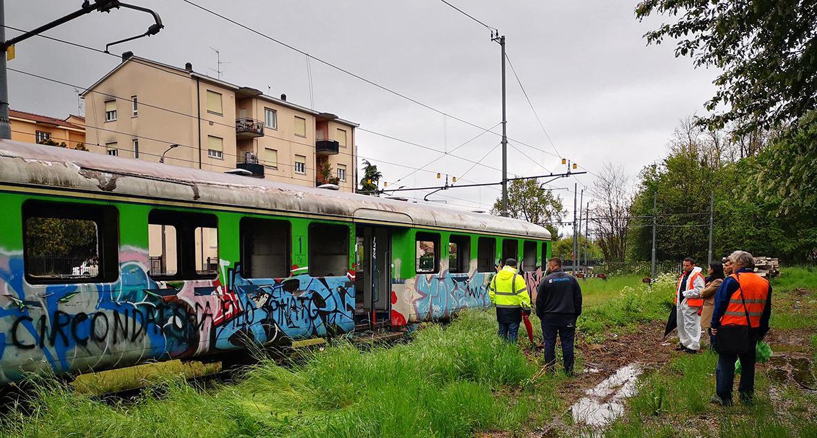 Rimossi Finalmente I Quattro Vagoni Abbandonati Sul Binario Morto