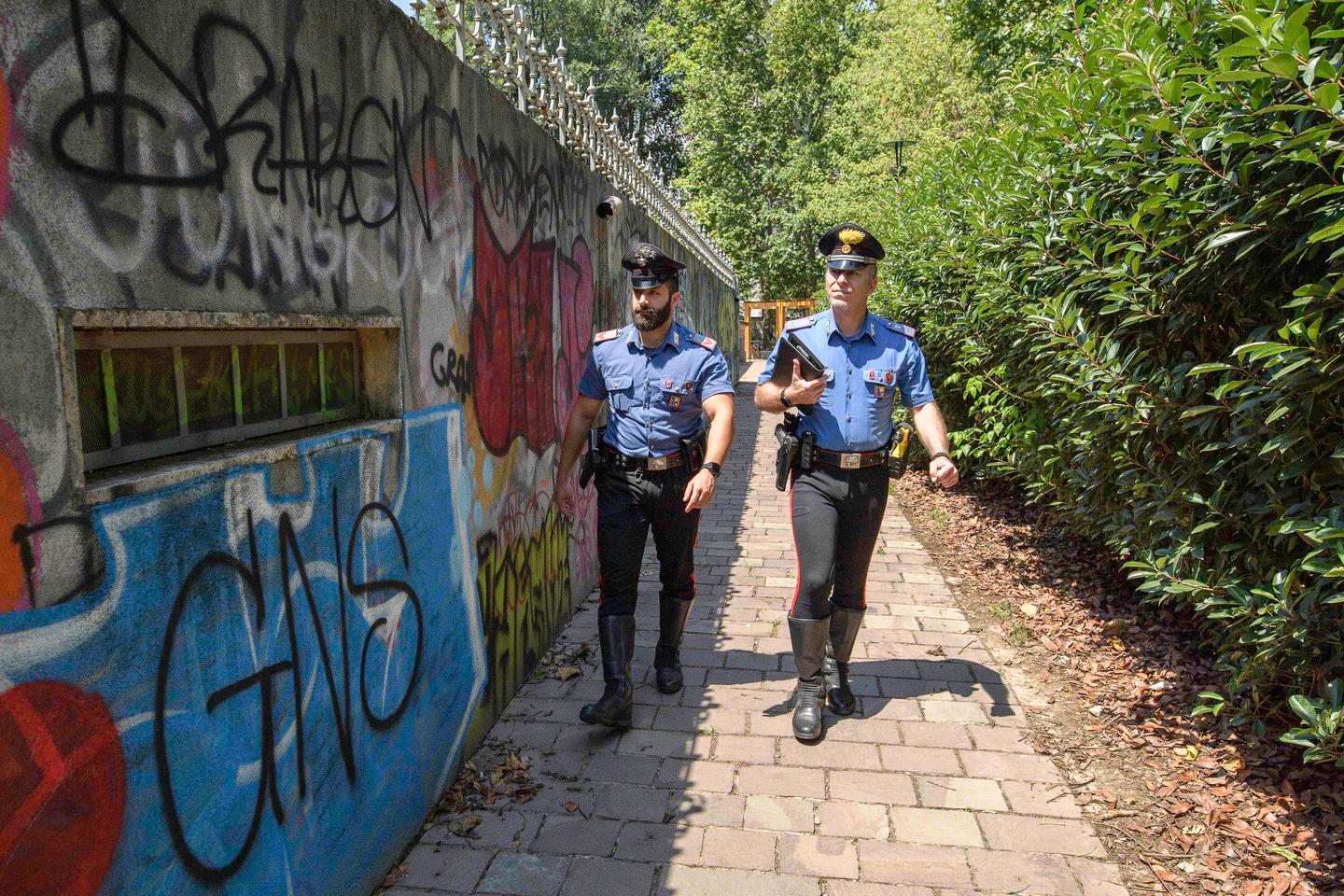 Milano Violenza Sessuale Donna Stuprata In Piazza Napoli Due Arresti