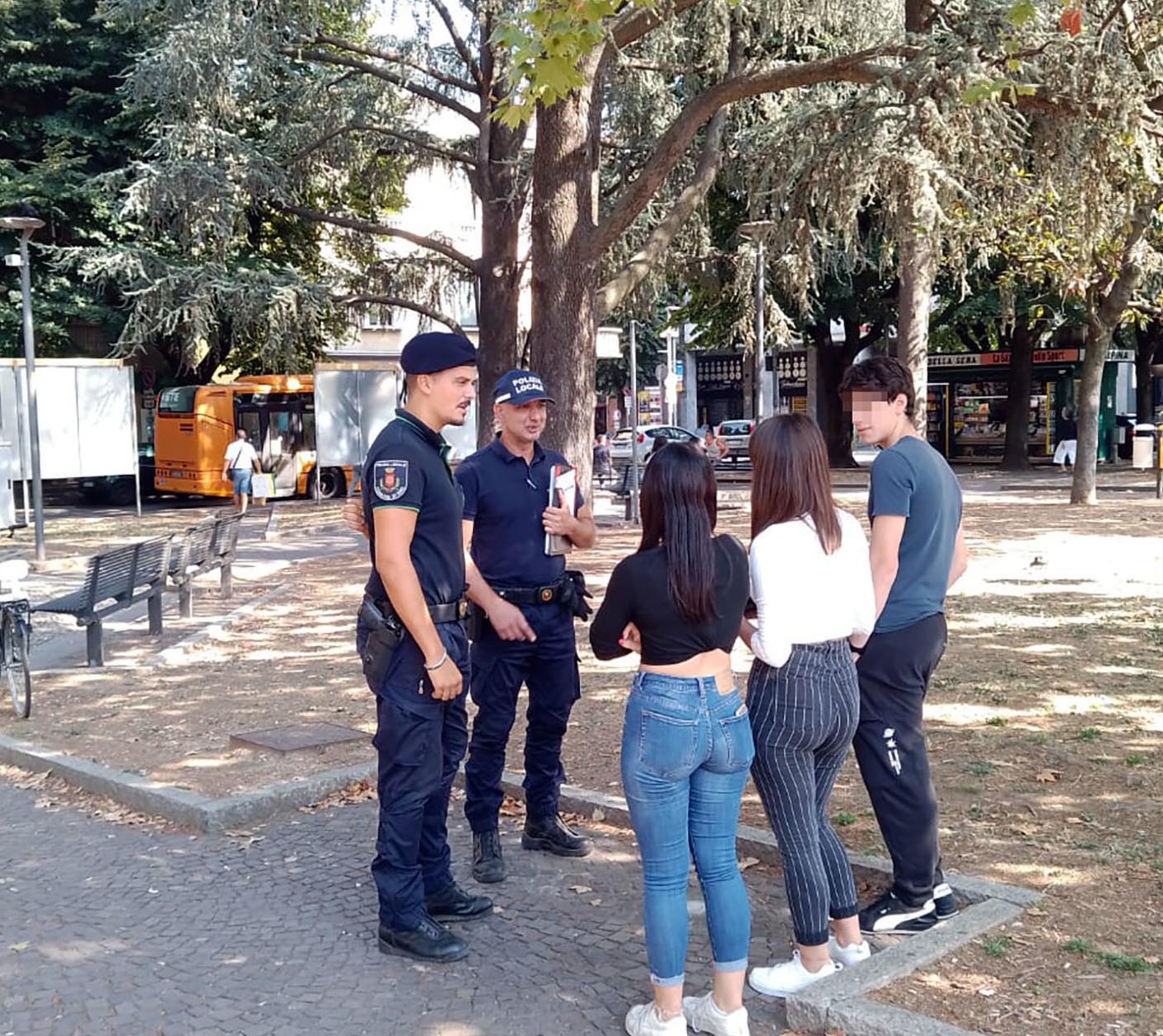 Controlli Fino A Notte In Stazione Telecamere E Agenti In Pi