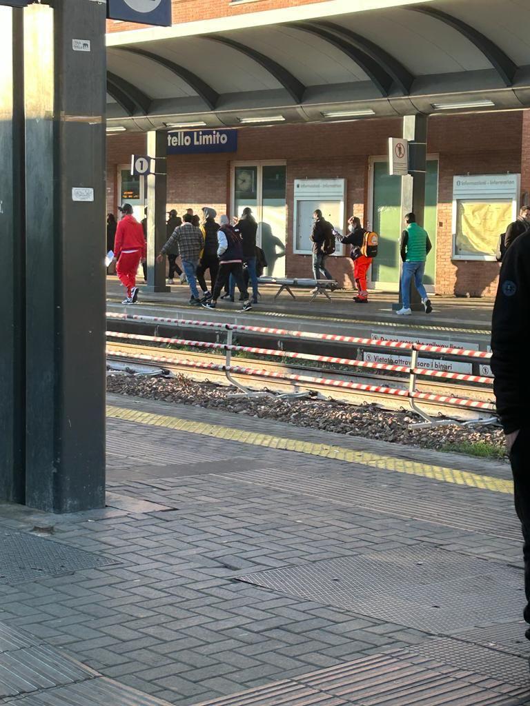 Pioltello La Maxi Rissa Che Ha Bloccato I Treni Quali Bande Si Sono