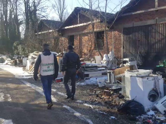 Garbagnate Scoperta E Sequestrata Discarica Abusiva Di 36mila Metri Quadri