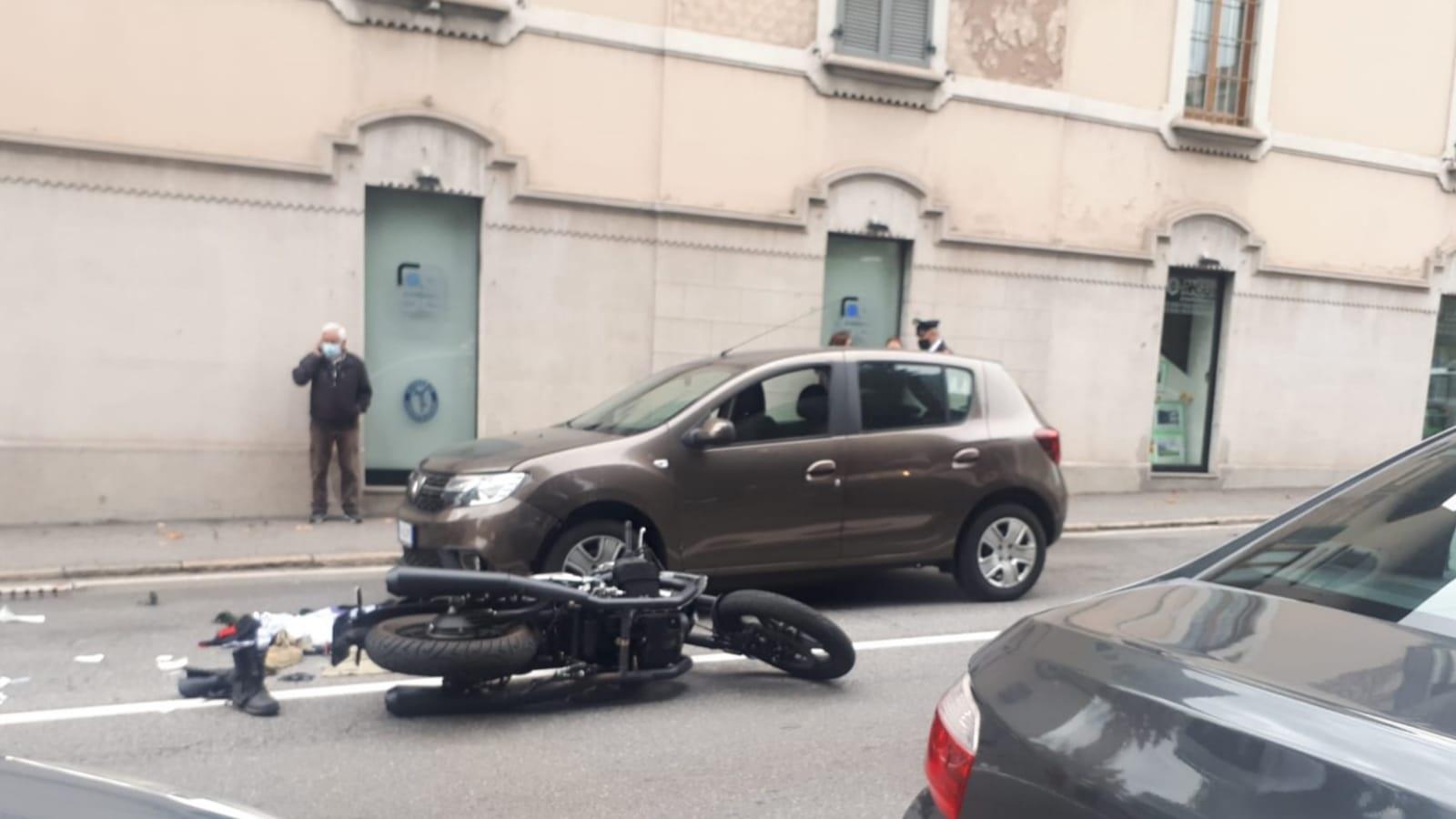 Incidente A Casatenovo Scontro Tra Auto E Moto Centauro Grave