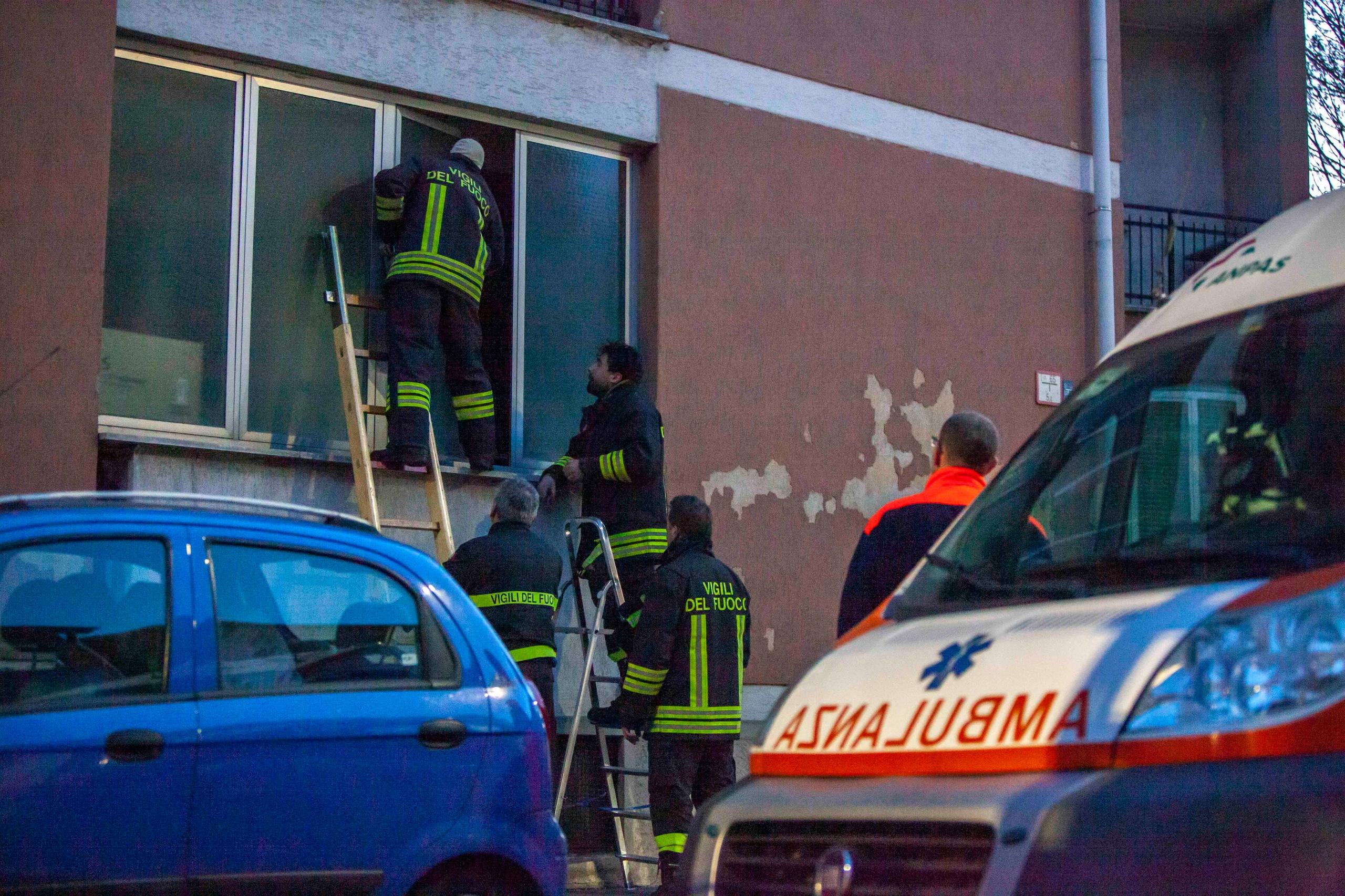 Milano Incendio In Via Val Lagarina Uomo Trovato Morto Nel Suo