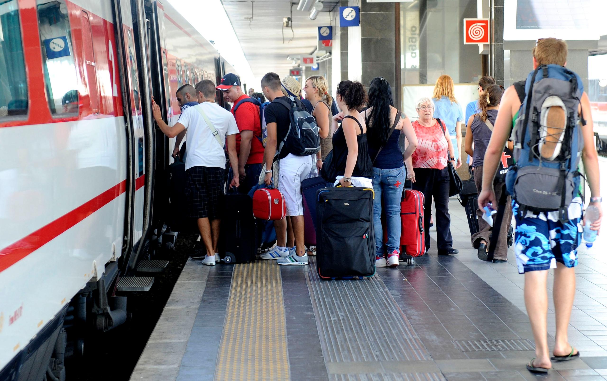 I Treni Merci Ora Allontanano I Pendolari Clima Rovente Sulle Linee