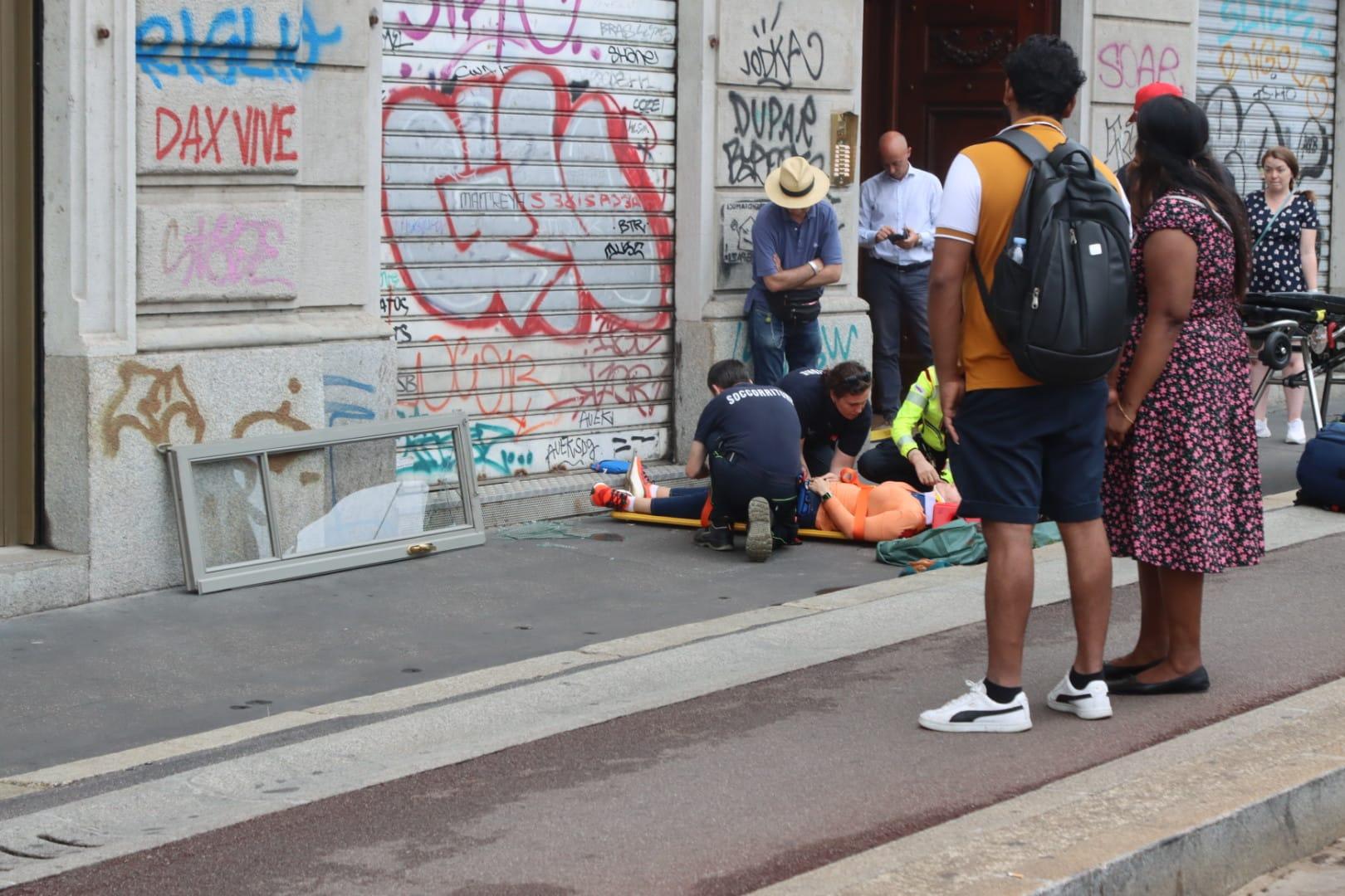 Viale Gorizia Cade Una Finestra Dal Palazzo Donna Colpita Alla Testa