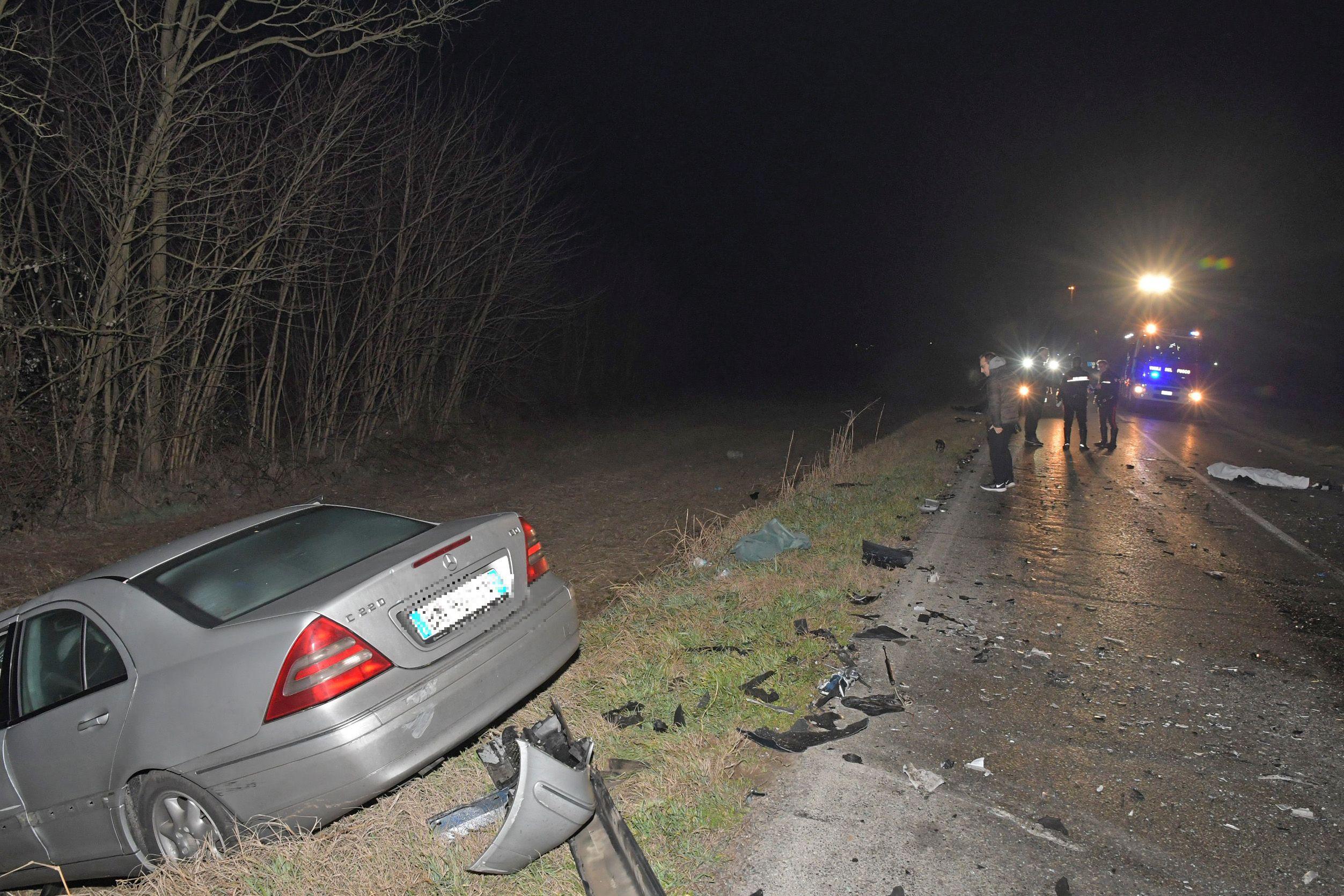 Ceranova Incidente Tra Due Auto Morto Enne Gravissima Figlia Di