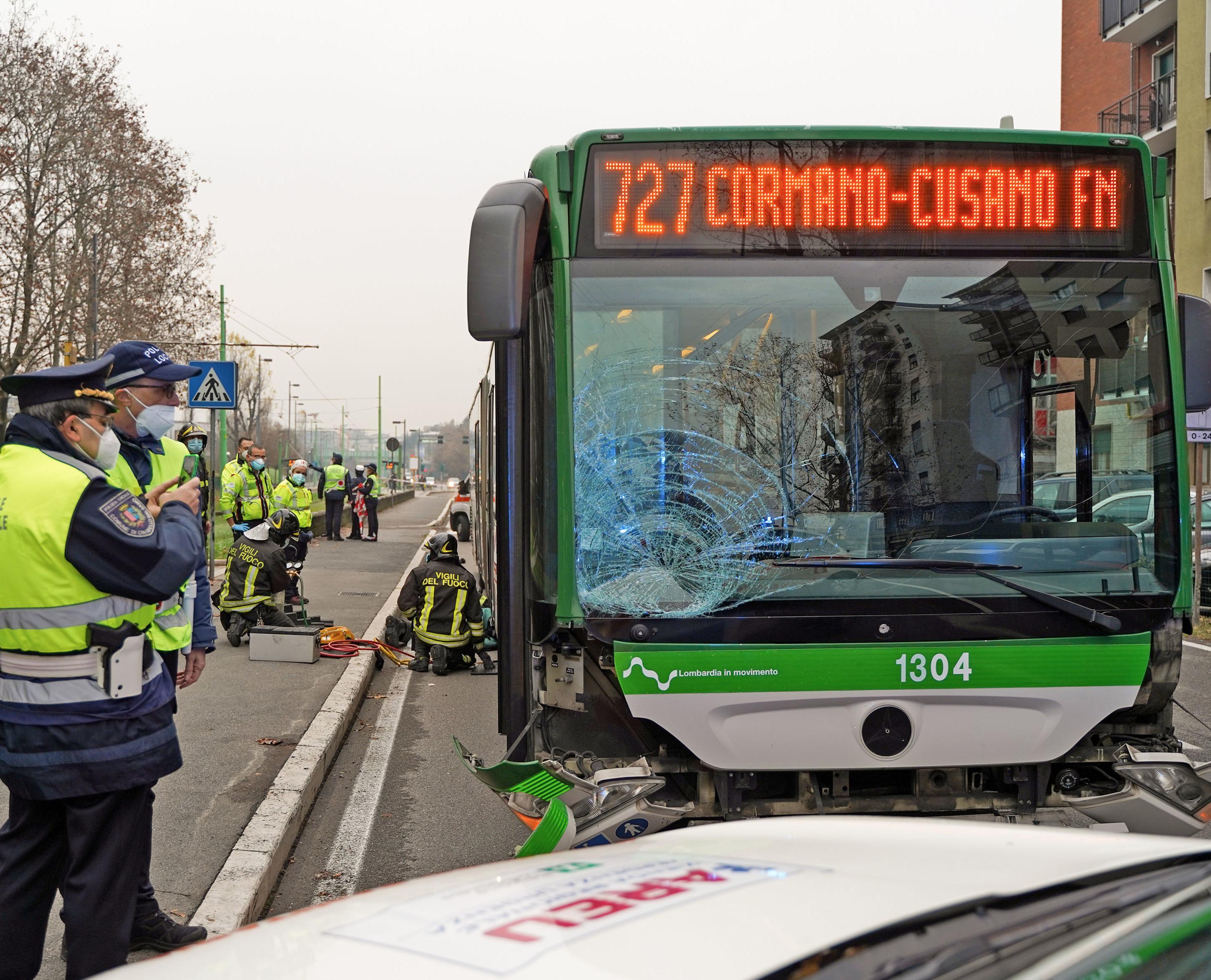 Autista Del Bus Uccide Passante Perch Distratto Dalle Chat Os