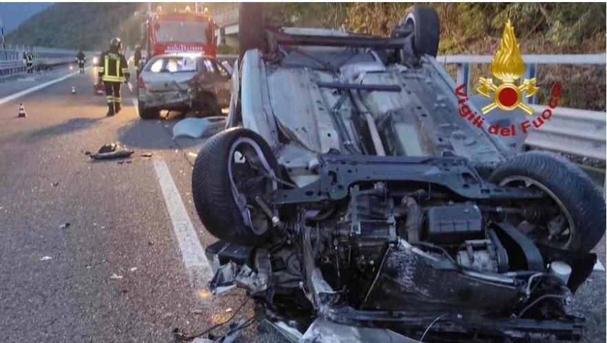 Incidente All Alba Sulla A27 Morta Una Donna