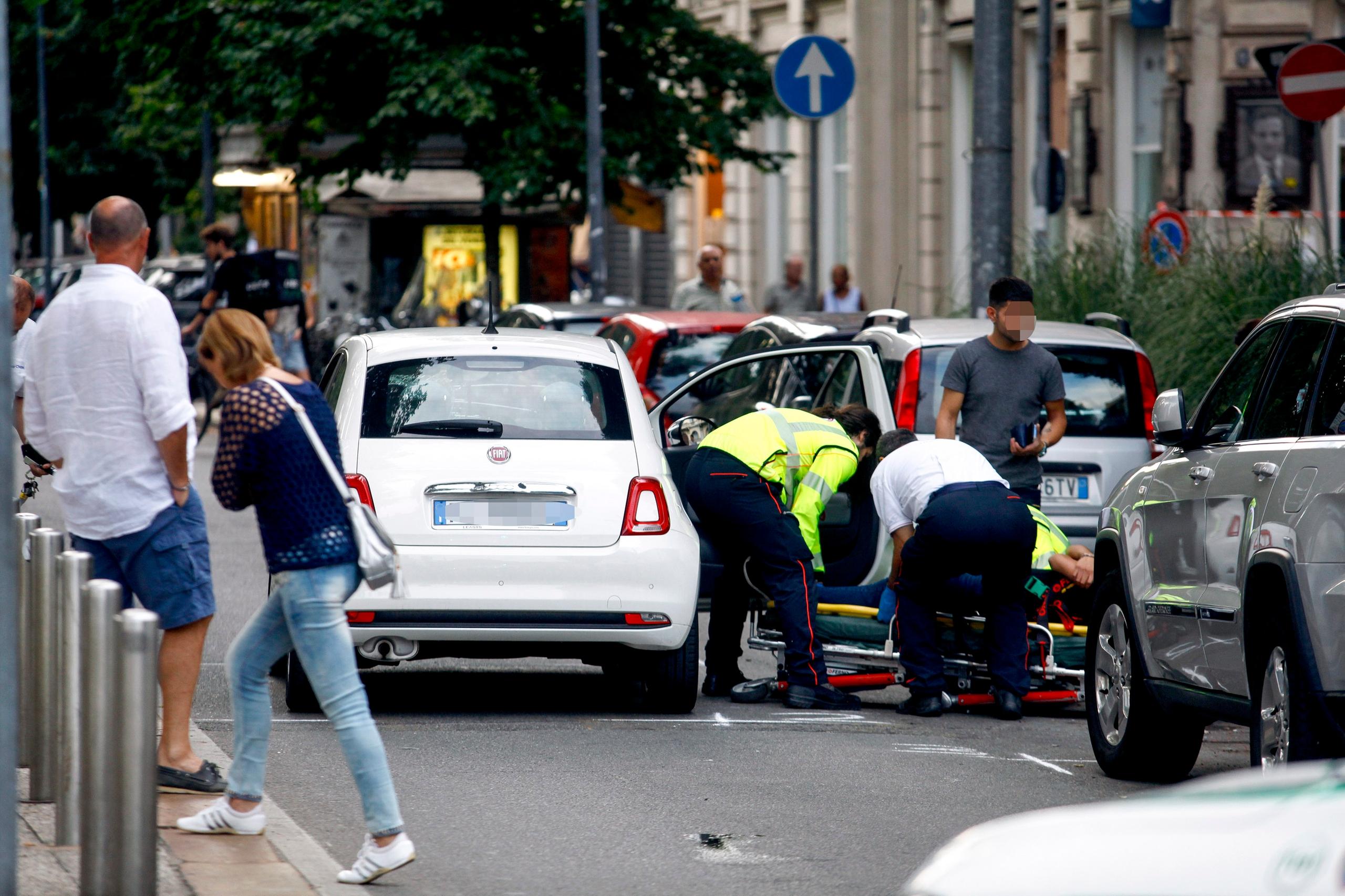 Piazza Oberdan Investito Da Un Auto Grave Pedone Enne