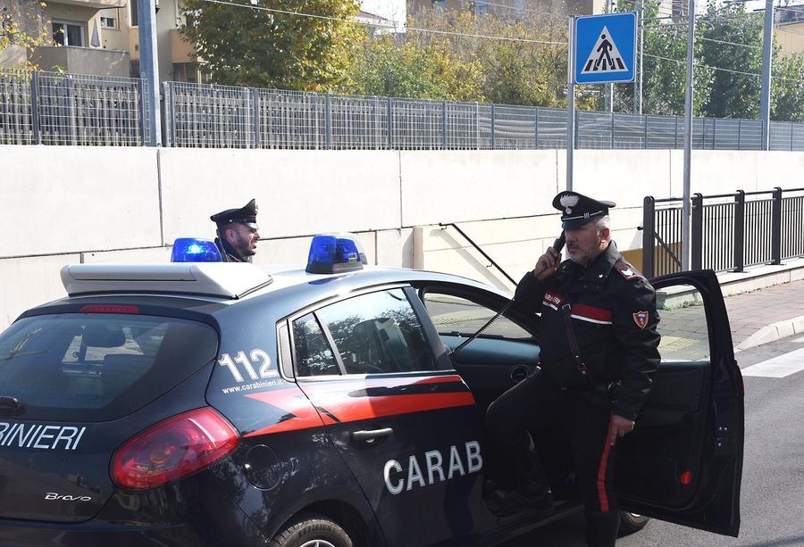 Ponte San Pietro Rubano Una Borsa In Un Auto Parcheggiata Presi