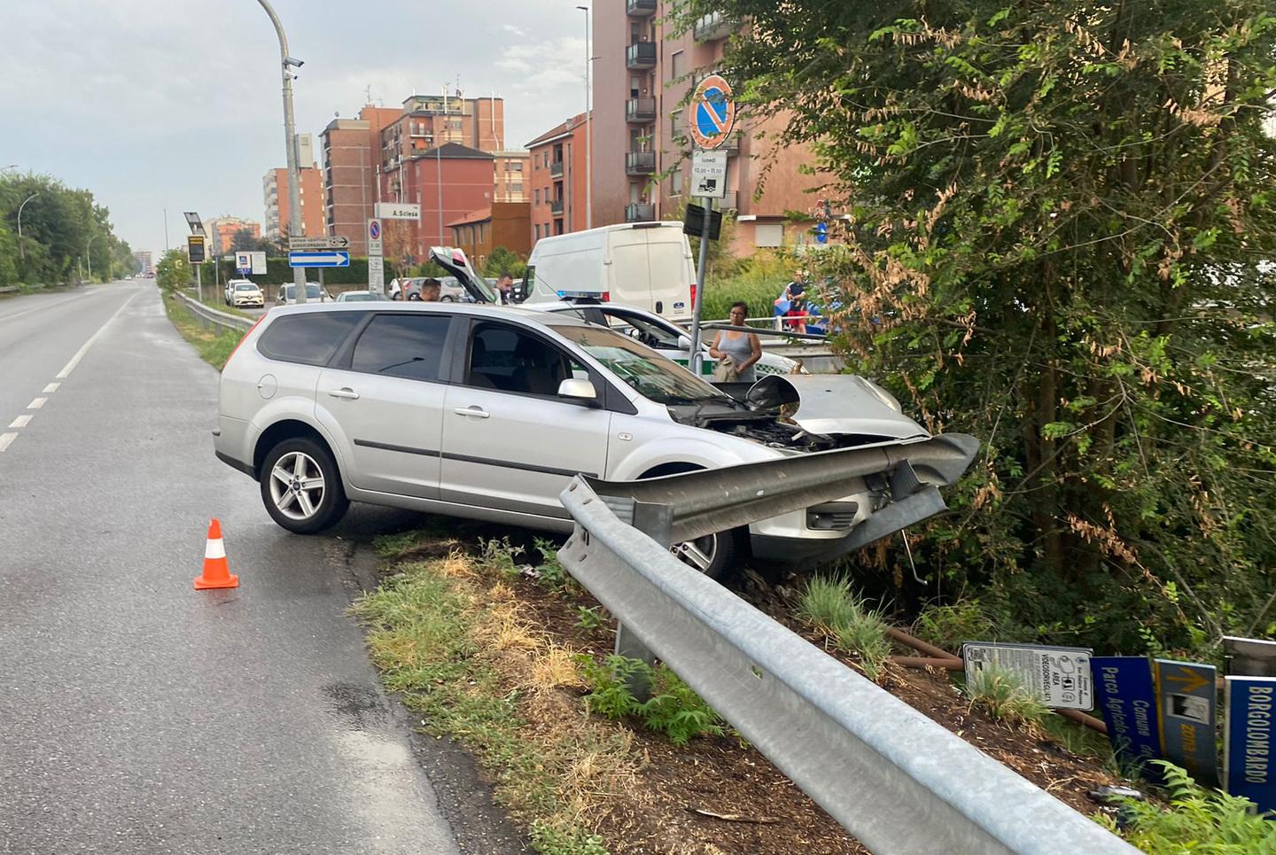 Incidente San Giuliano Ubriaca Non Si Ferma A Alt E Si Schianta