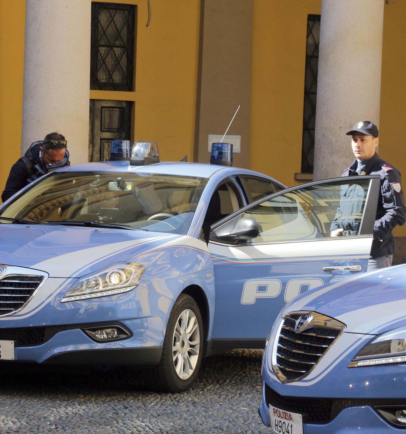 Milano Cadavere Di Un Uomo Trovato In Un Giardinetto Vicino All