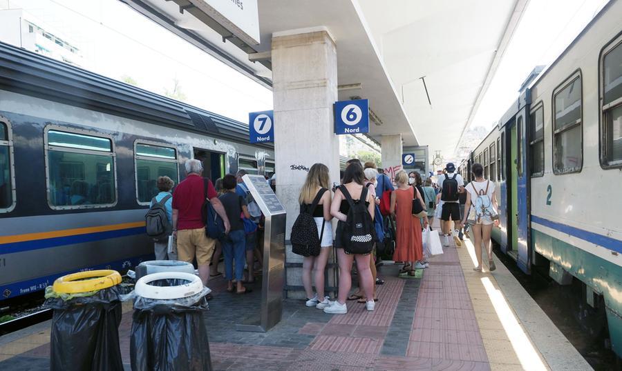 Milano Travolto Dal Treno Muore 30enne A Greco Traffico Ferroviario