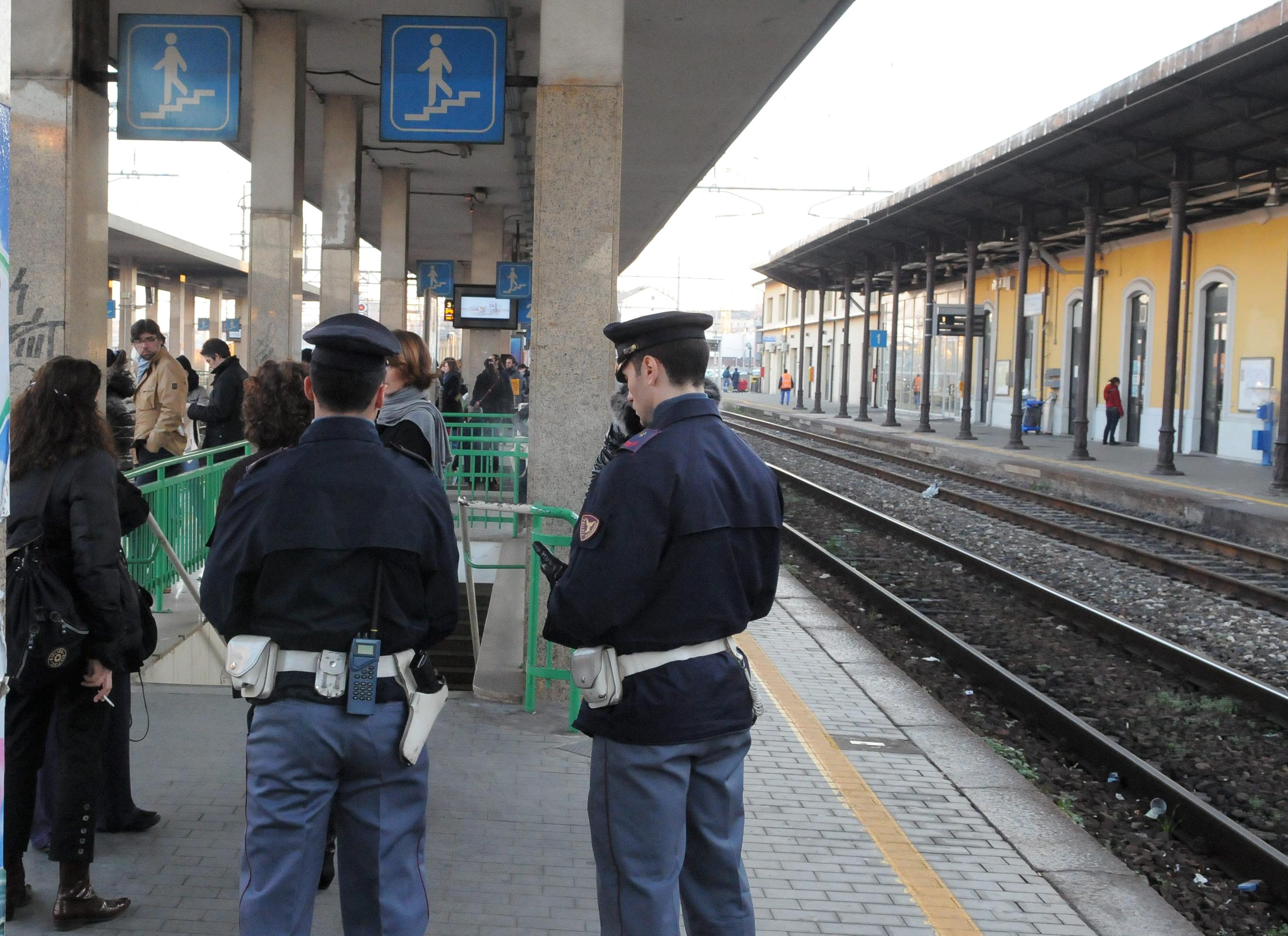 Pavia Passeggero Derubato Alla Stazione Ferroviaria Magro Bottino Di