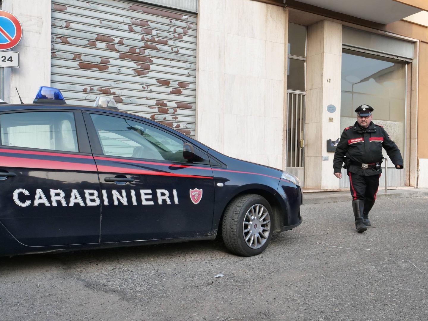 Broni Morto Il 18enne Che Ha Accoltellato La Madre Per Poi Pugnalarsi