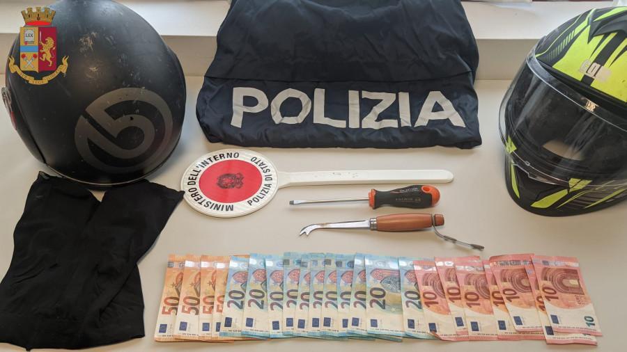 Tenta Di Aggredire I Poliziotti Con Un Punteruolo Arrestato Rapinatore