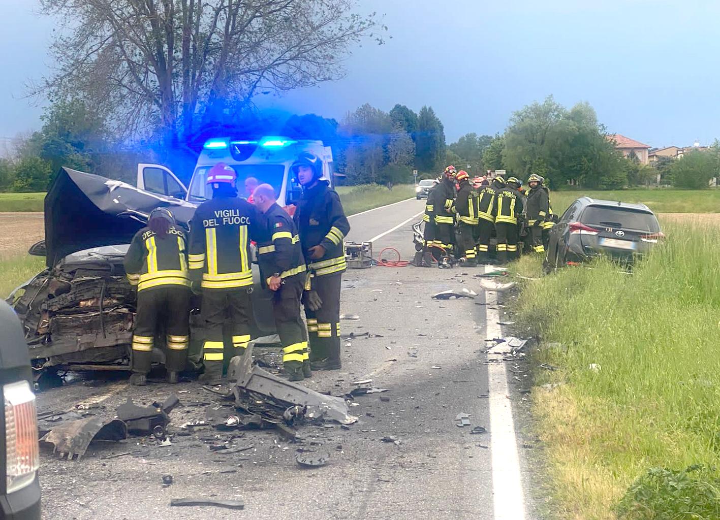 Zibido San Giacomo Scontro Fra Auto Tre Feriti Grave Un Enne