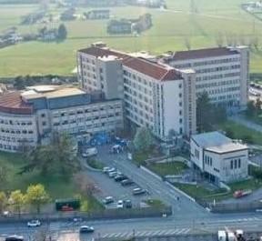 Ospedale Grande Malato Nella Rianimazione Manca Lacqua Calda