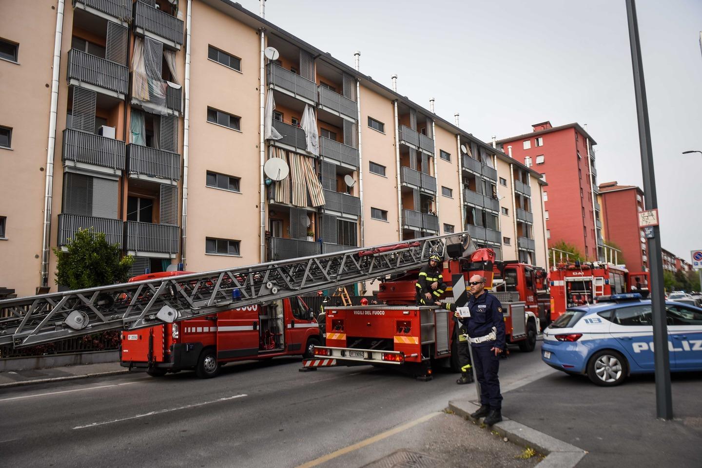 Incendio In Una Palazzina Un Ferito Grave E Otto Intossicati