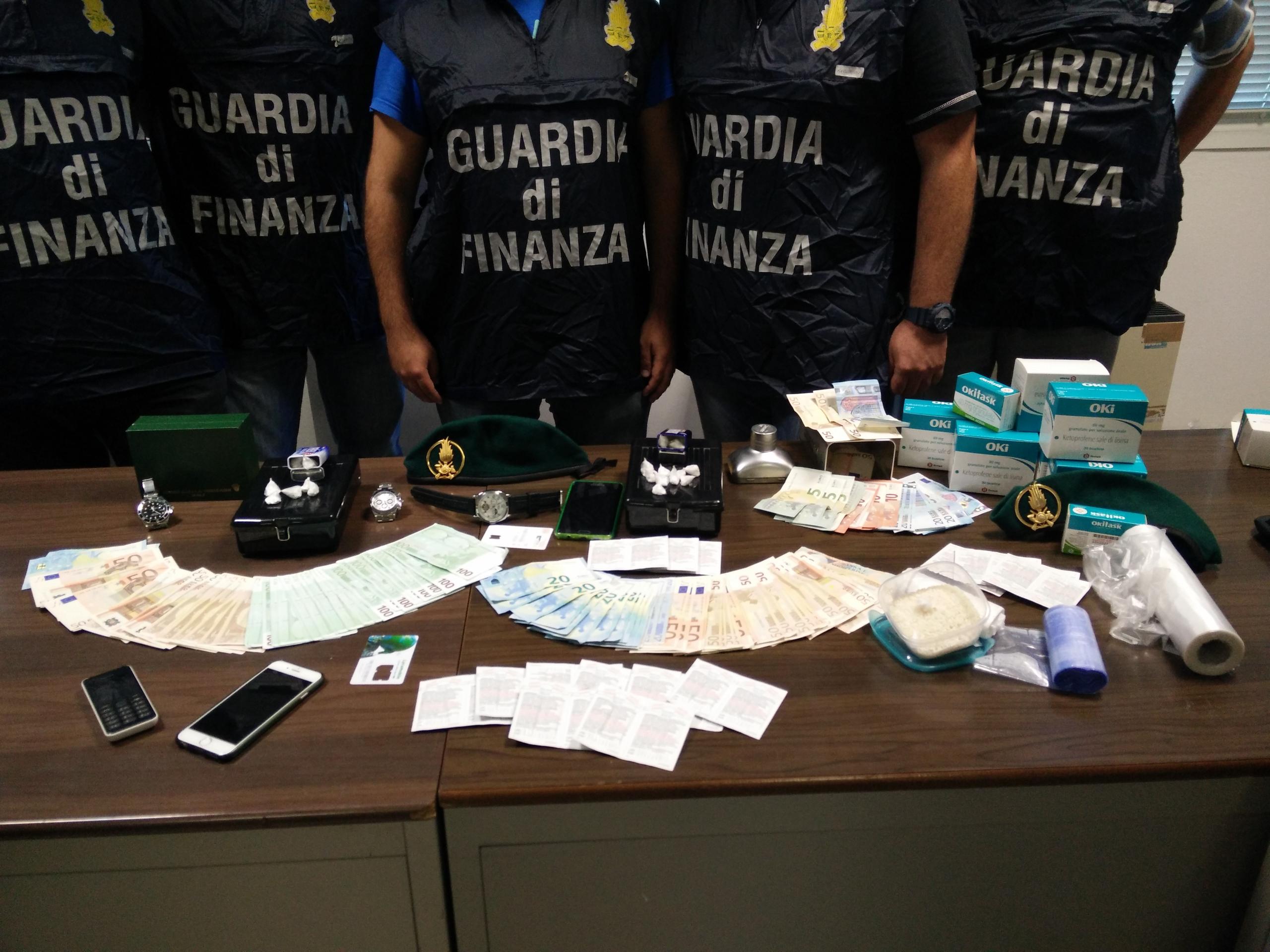 Ponte Chiasso Sequestrati 1 2 Chili Di Cocaina Due Arresti