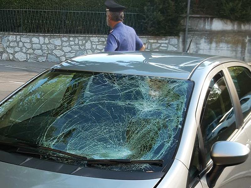 Alzano Lombardo Travolto Mentre Attraversa La Strada Con Il Nipotino