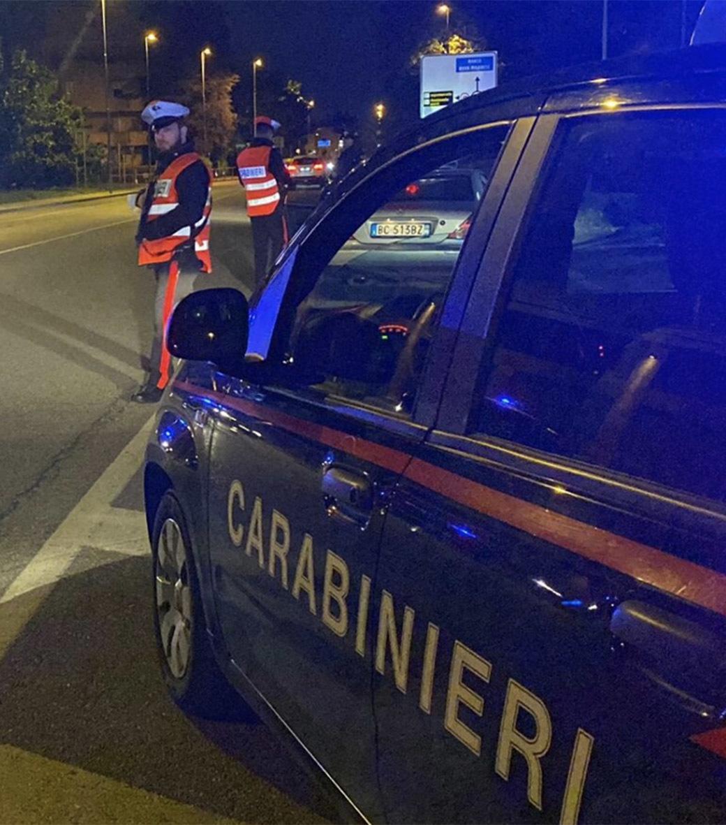 Ruba 250 Litri Di Gasolio Da Un Deposito Di Bus Arrestato Dai Carabinieri