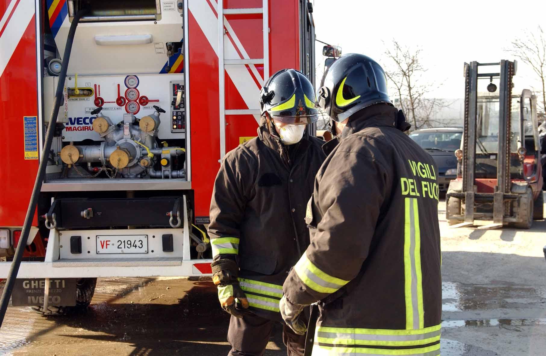 Agrate Pneumatico Esplode In Faccia A Un Camionista