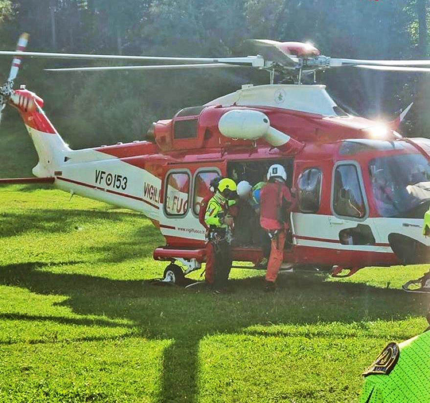 Oltre Il Colle Alpinista Milanese Travolto Da Scarica Di Sassi Sul